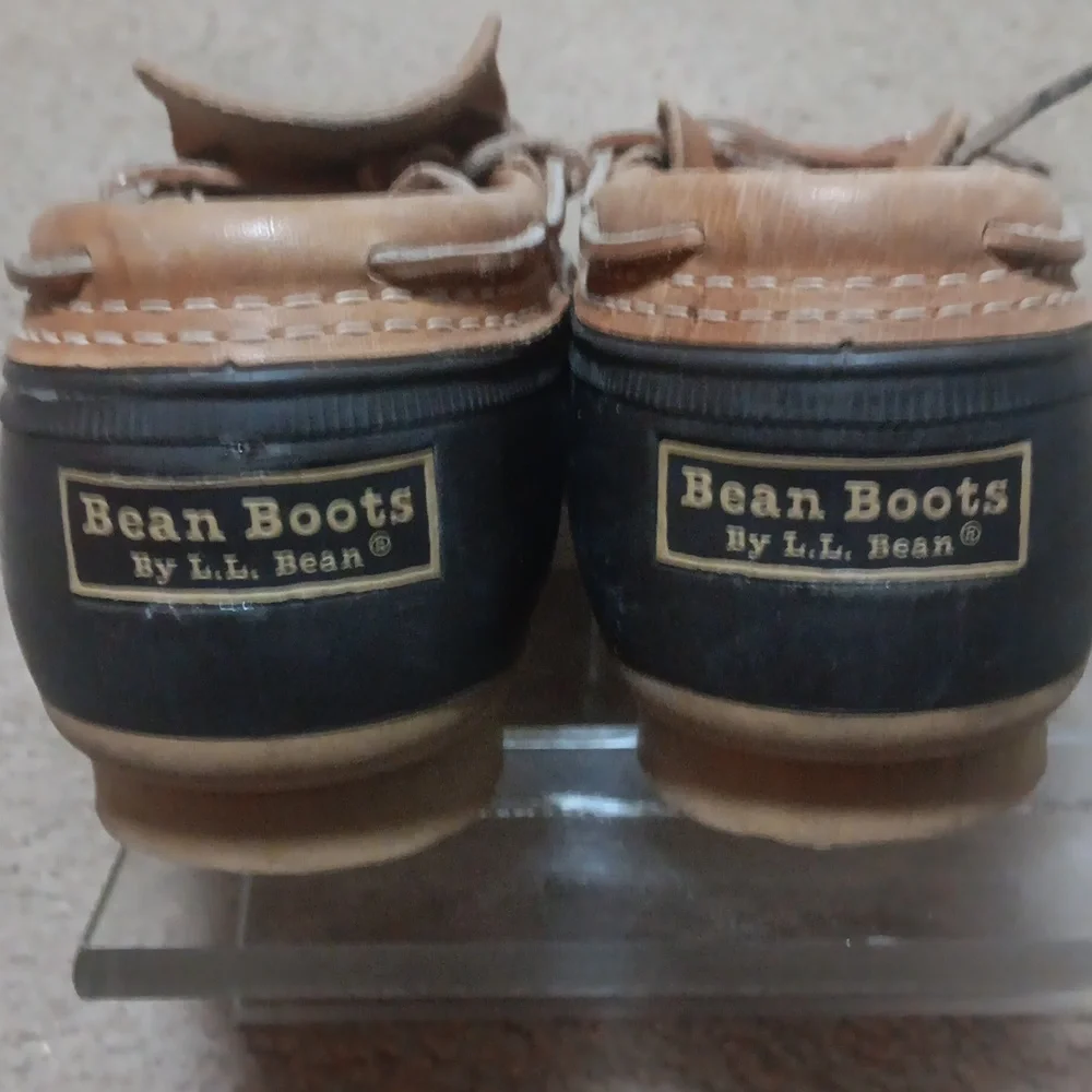 L.L. Bean Black and Tan Rain & Snow Boots - Picture 2 of 11
